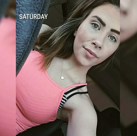 Meet your Posher, Sara - Picture 2 of 4